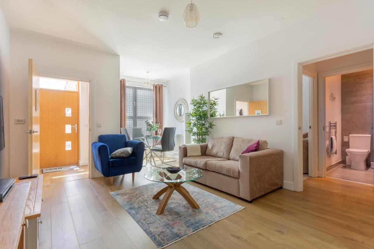 1 Bed Apartment - Redhill Central, Surrey, Gatwick #3 Exterior foto